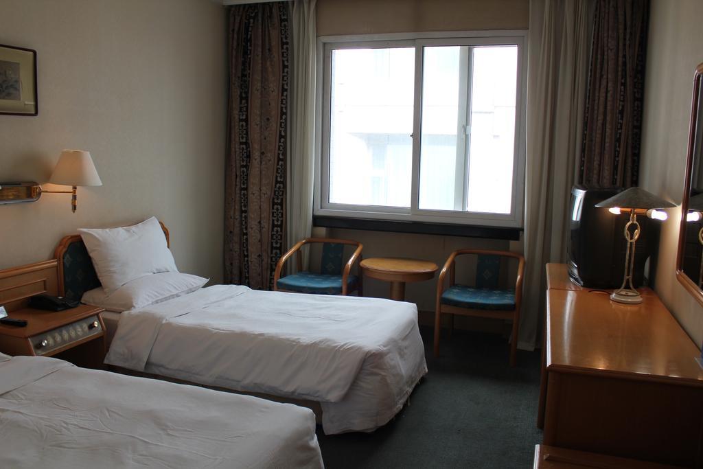 Fuhao Hotel Beijing Exterior photo